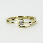 Zlatý prsten s briliantem