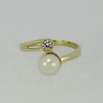 Zlatý prsten s perlou Z70-053